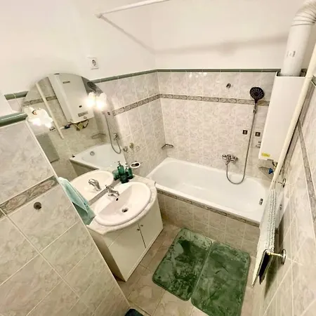 Pipacs Apartment