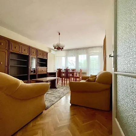 Apartment Pipacs